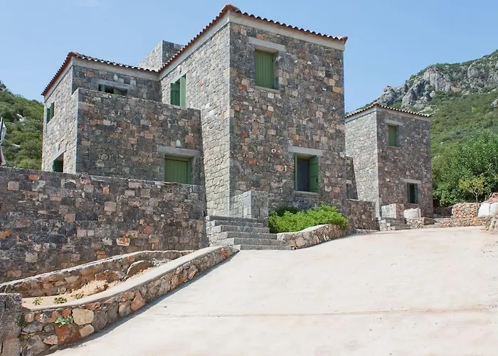 Tzouzos-Kordopateika Villa In Prosilio, Kardamyli
